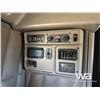 Image 18 : 2006 PETERBILT 379 T/A SLEEPER TRUCK TRACTOR