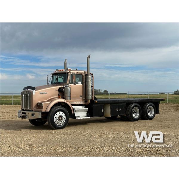 1995 KENWORTH T800 T/A FLATBED TRUCK