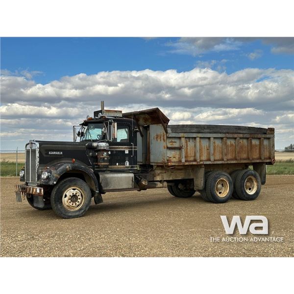 1972 KENWORTH W900 T/A GRAVEL TRUCK