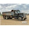 Image 2 : 1972 KENWORTH W900 T/A GRAVEL TRUCK