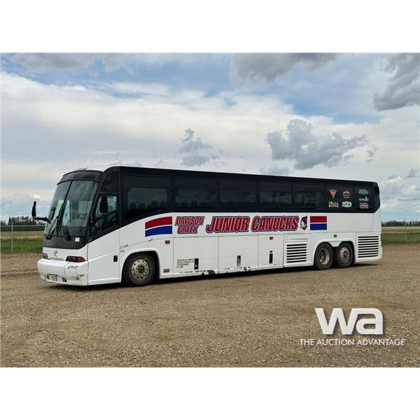 1999 MCI 56 PASSENGER BUS