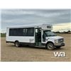 Image 2 : 2009 FORD CUTAWAY 20 PASSENGER VAN