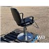 Image 2 : LEATHER HAIR STYLING CHAIR