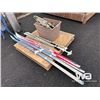Image 1 : SNOW SHOES, 2 SETS OF CROSS COUNTRY SKIIS