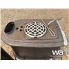Image 5 : ANTIQUE WOOD STOVE