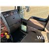 Image 8 : 2005 KENWORTH W900B T/A SLEEPER TRUCK TRACTOR