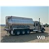 Image 3 : 2008 KENWORTH T800B TRI DRIVE SLEEPER TANK TRUCK