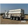 Image 4 : 2008 KENWORTH T800B TRI DRIVE SLEEPER TANK TRUCK