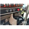Image 13 : 2008 KENWORTH T800B TRI DRIVE SLEEPER TANK TRUCK
