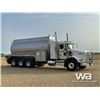 Image 2 : 2008 KENWORTH T800B TRI DRIVE SLEEPER TANK TRUCK