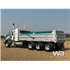 Image 4 : 2012 KENWORTH T800 TRI DRIVE SLEEPER DUMP TRUCK
