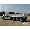 Image 4 : 2013 WESTERN STAR 4900SB TRI DRIVE DUMP TRUCK