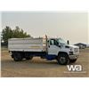 Image 2 : 2003 GMC C7500 S/A GRAIN TRUCK