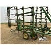 Image 8 : JOHN DEERE 1000 VIBRASHANK 43 FT. CULTIVATOR