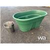 Image 3 : 380 L PLASTIC FEEDER & 5 BUCKETS
