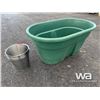 Image 3 : 380 L PLASTIC FEEDER & 5 BUCKETS