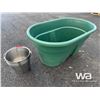 Image 3 : 380 L PLASTIC FEEDER & 5 BUCKETS