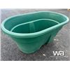 Image 4 : 380 L PLASTIC FEEDER & WATERER