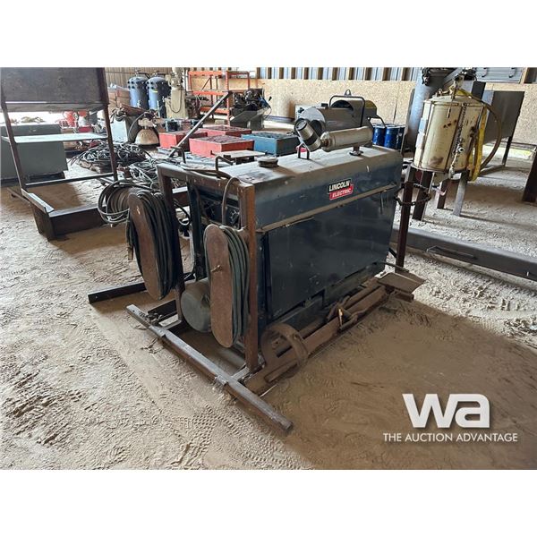 LINCOLN ELECTRIC CLASSIC III SA300-TMD27 WELDER