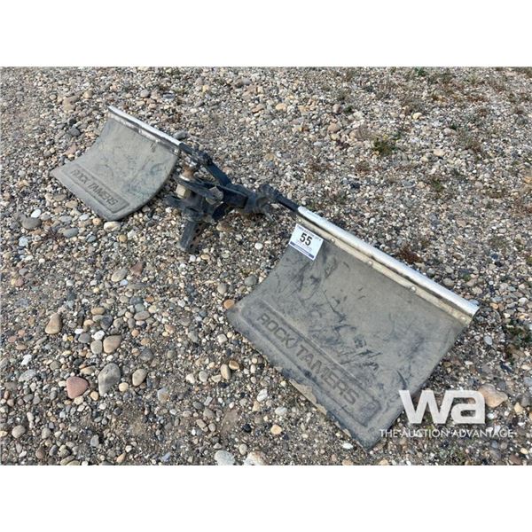 TRUCK MUD FLAPS W/HITCH