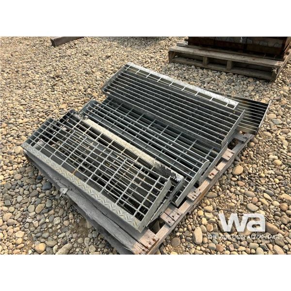 36 IN. GALVANIZED GRATING STEPS