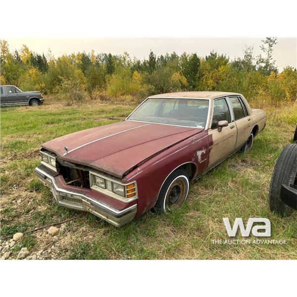 PONTIAC 4-DOOR CAR *FOR PARTS