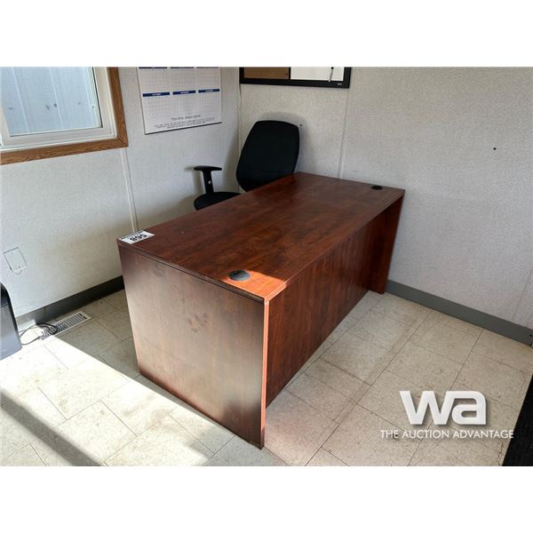 OFFICE DESK & CHAIR