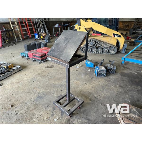 METAL STAND