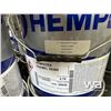 Image 7 : HEMPEL WARM/SAFETY GREY PAINT