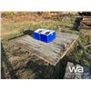 Image 6 : WOOD MAT W/ LIVESTOCK WATERERS