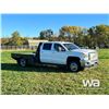 Image 2 : 2015 GMC 3500HD CREW CAB FLATBED TRUCK