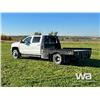 Image 4 : 2015 GMC 3500HD CREW CAB FLATBED TRUCK
