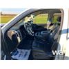 Image 9 : 2015 GMC 3500HD CREW CAB FLATBED TRUCK