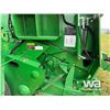 Image 30 : 2011 JOHN DEERE 568 ROUND BALER