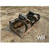 Image 2 : BOBCAT 74 IN. GRAPPLE BUCKET