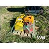 Image 4 : JERRY CANS