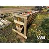 Image 4 : WOOD SQUARE BALE FEEDER