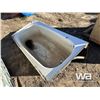 Image 5 : 1000 L POLY TANK, BATH TUB