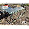 Image 1 : GREEN SHOP TABLE