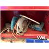Image 5 : RED TOOL BOX, BLACK TOOL BOX, LEVEL