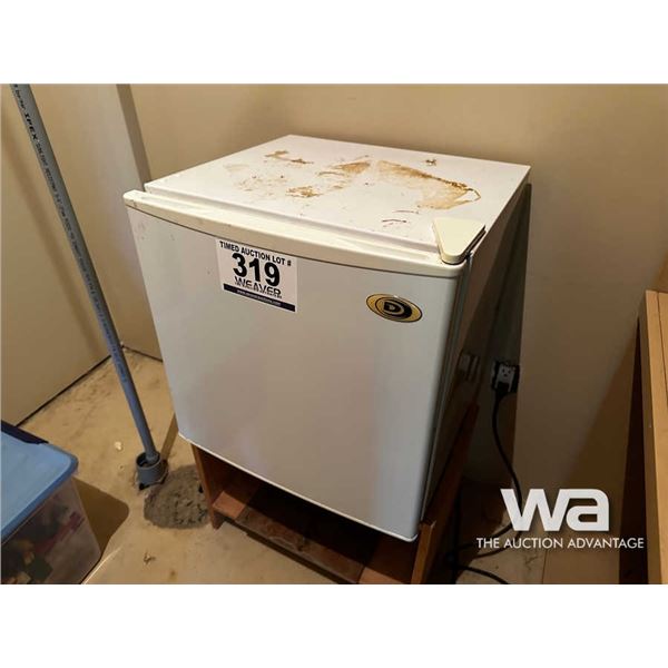 MINI FRIDGE