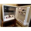 Image 3 : MINI FRIDGE
