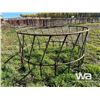 Image 2 : LIVESTOCK ROUNDBALE FEEDER