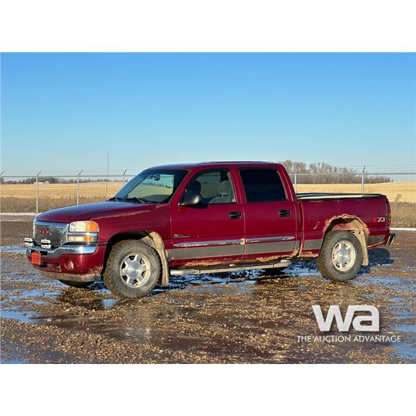 2005 GMC SIERRA CREW CAB PICKUP