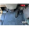 Image 14 : 2012 KENWORTH T800 TRI DRIVE SLEEPER WINCH TRACTOR