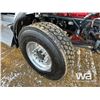 Image 29 : 2012 KENWORTH T800 TRI DRIVE SLEEPER WINCH TRACTOR