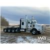 Image 2 : 2012 KENWORTH T800 TRI DRIVE SLEEPER WINCH TRACTOR