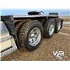 Image 31 : 2012 KENWORTH T800 TRI DRIVE SLEEPER WINCH TRACTOR