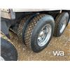 Image 35 : 2012 KENWORTH T800 TRI DRIVE SLEEPER WINCH TRACTOR