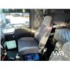Image 7 : 2012 KENWORTH T800 TRI DRIVE SLEEPER WINCH TRACTOR